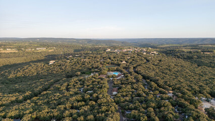 Village d'Ardèche  ( Orgnac L'aven France  ) vu aérienne drone