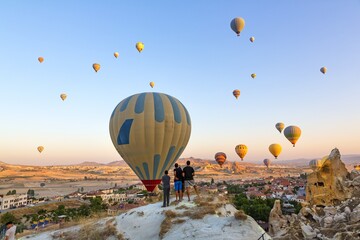 Obraz premium Hot Air Balloons Over Fairy Chimneys in Cappadocia