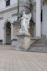 Obraz premium Baroque Church of St. Charles (Karlskirche) located on Charles Square (Karlsplatz), Vienna, Austria