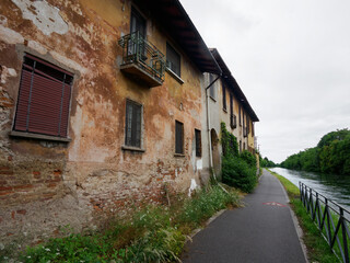 Old buildings along Naviglio Grande at Robecco