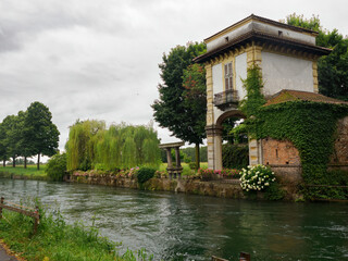 Old buildings along Naviglio Grande at Robecco