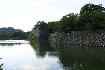 姫路城の石垣と濠