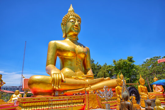 Seated buddha at Wat Phra Yai, buddhist temple in Pattaya, Thailand