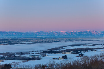 日高山脈と十勝平野
