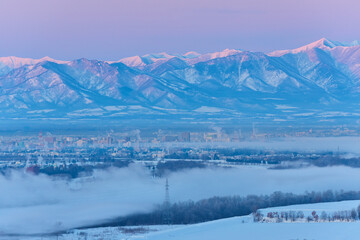 Obraz premium 日高山脈と十勝平野