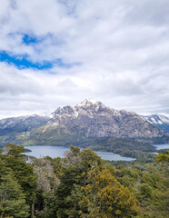 Obraz premium Vista al lago y a la montaña