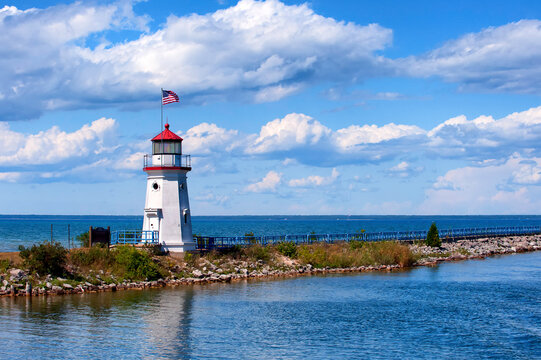 Cheboygan Crib Light