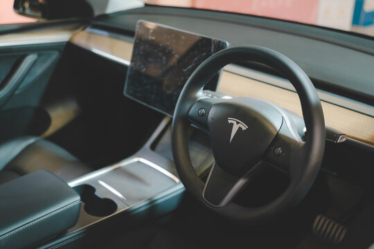 esla model Y Interior And details