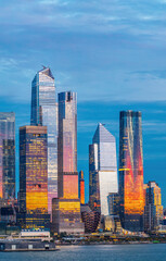 Naklejka premium New York City Skyline in Beautiful Clouds, USA