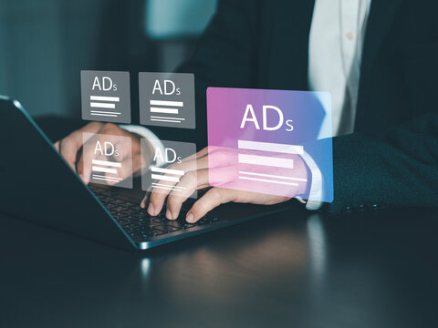 digital marketing concept Marketers analyze online advertising campaigns and performance indicators. Advertise on websites and social media Banner advertising on the internet.