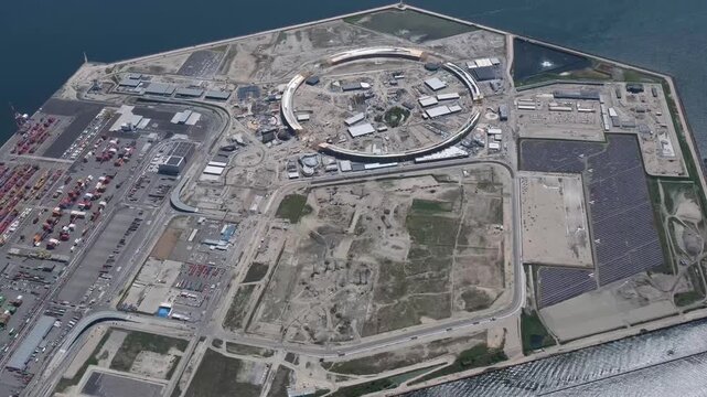 工事中の大阪・夢洲