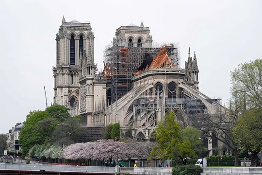 Cath&eacute;drale Notre-Dame de Paris After the Fire, generative ai