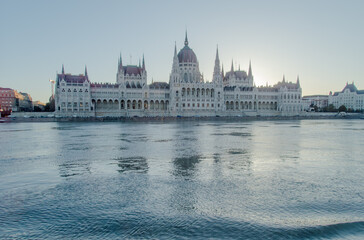Obraz premium Parliament building in Budapest