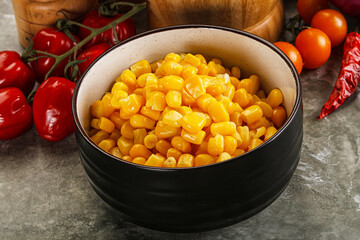 Sweet canned ripe corn grain
