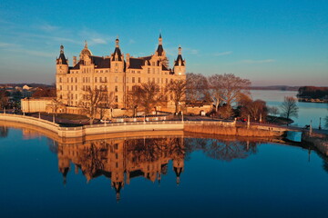 Obraz premium Schweriner Schloss am Schweriner See UNESCO Welterbe, Residenzensemble, Sehenswürdigkeit