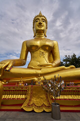 Obraz premium The Big Buddha statue on Khao Phra Tamnak (Pattaya hill) in Pattaya, Thailand