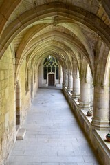 Galerie du cloître de l’abbaye de Loc-Dieu