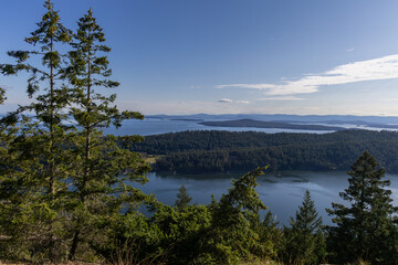 Obraz premium Beautiful view of Canadian Gulf Islands from Mount Norman viewpoint on South Pender Island.