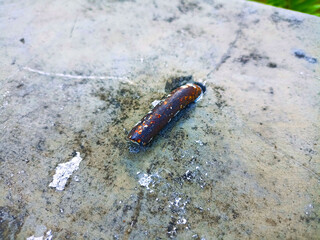 iron firmly embedded in cement concrete