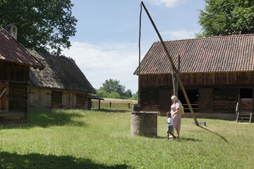 Kobieta i dziecko. Olsztynek. Polska - Mazury - Warmia. © Rafa
