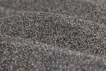 scattered poppy seeds for cooking