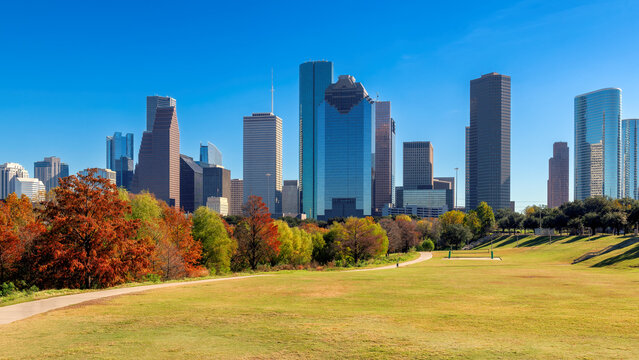 Panoramic view of Houston downtown skyline at sunny autumn day in Eleanor Tinsley Park, Houston, Texas, USA