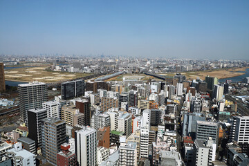 View of the Kawasaki cityscape from the observation deck of Kawasaki City Hall and a panoramic view of Tokyo across the Tama River