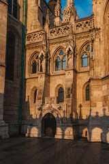 Obraz premium Roman Catholic Matthias Church and Fisherman's Bastion in the morning. Budapest