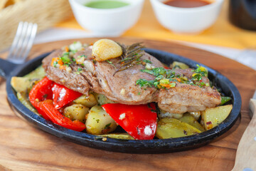 Sirloin Mexicano servido en Sartén 