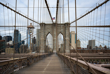 Fototapeta premium Network of Brooklyn Bridge suspension cables
