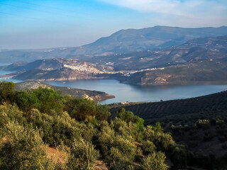 Obraz premium Panoramic view of the town of Iznajar. Cordoba, Andalusia, Spain.
