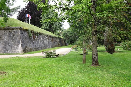 Le parc Japiot, parc public, ville de Verdun, d&eacute;partement de la Meuse, France
