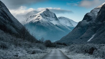 Obraz premium Nature’s Majesty: Mountains at Sundown