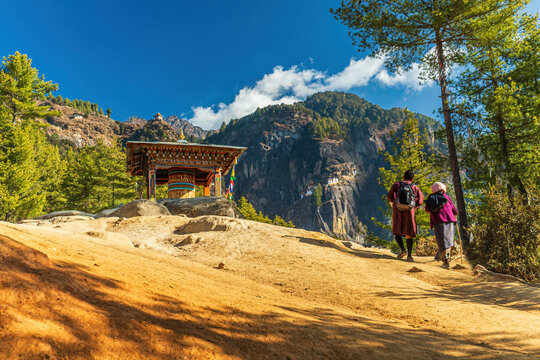 Plgrims on the way to Taktshang Goemba Tigers Nest monastery in Bhutan