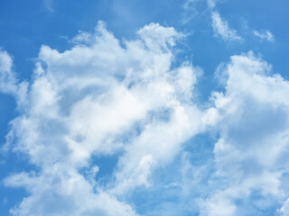 Fototapeta premium blue sky high shape outdoor abstract group of white clouds background in summer gradient light beauty background. beautiful bright cloud and calm fresh wind air climate.