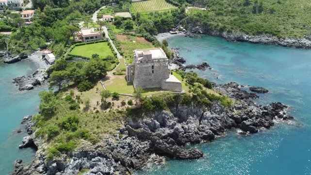 Torre Crawford, Kalabria