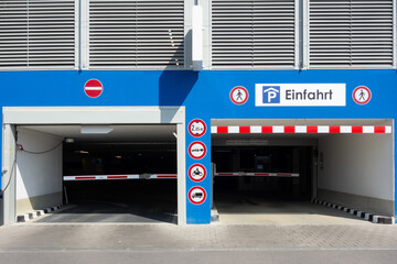 Parkhauseinfahrt