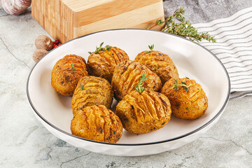 Baked baby potato with thyme