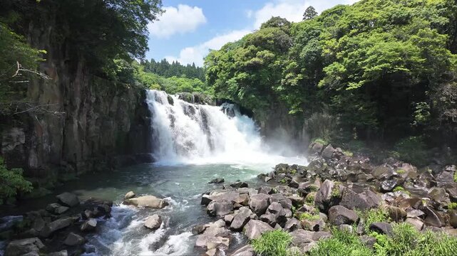 宮崎県都城市関之尾公園の関之尾滝