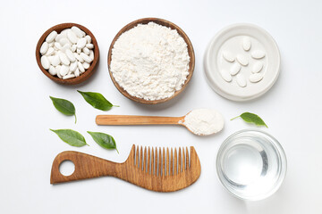 Collagen in powder and tablets with a wooden comb