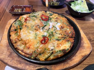 美味しそうな韓国料理のチヂミ