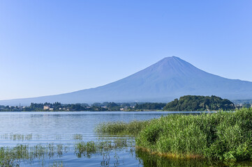 山梨県河口湖と富士山