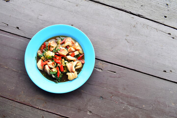 Stir-fried fresh squid with basil