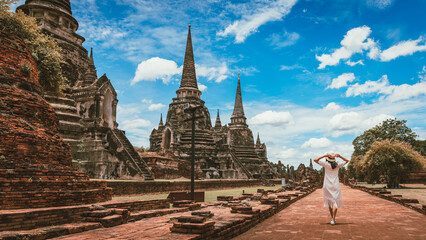 Fototapeta premium Traveler woman travel in Wat Phra Si Sanphet temple at Ayutthaya historical park Thailand