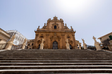 Obraz premium MODICA, ITALY, JUNE 23, 2023 - The Cathedral of San Peter Apostle in Modica, province of Ragusa, Sicily, Italy