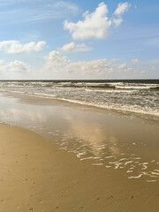Blick vom Sandstrand auf die Nordsee