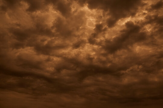 apocalypse sky, dark mystical sky, sky before the storm, gloomy sky with dark clouds