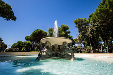 Historic Four Horses Fountain, popular tourist attraction, stunning fountain.