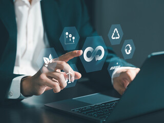 Circular Economy Icon A Sustainable Strategy for Waste and Pollution Elimination for Future Business and Environmental Growth. Designed for Reuse and Renewable Material Resources.