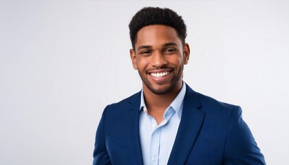 スーツを着て笑顔の外国人男性
